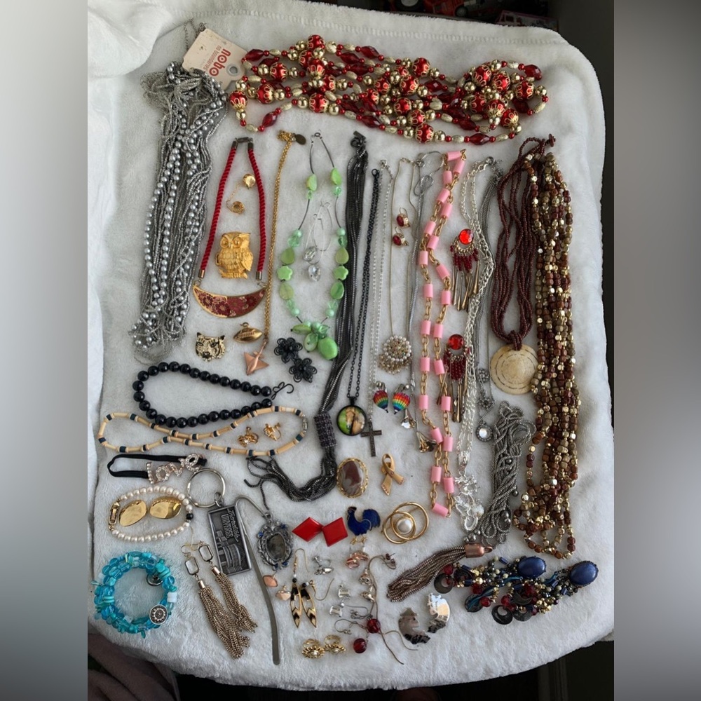 48 Piece Vintage & Designer Jewelry Lot – Daisy, Avon, Trifari, Maximal Art